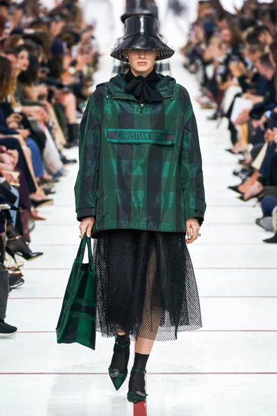 Look 30